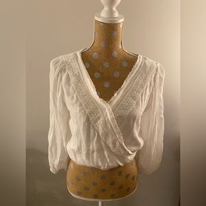 Super cute, never worn sweater